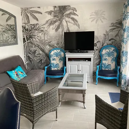 Holiday home Maison Proche Avec Jardin, Pret Velos, Internet Et Espace Lingerie - Fr-1-426-545